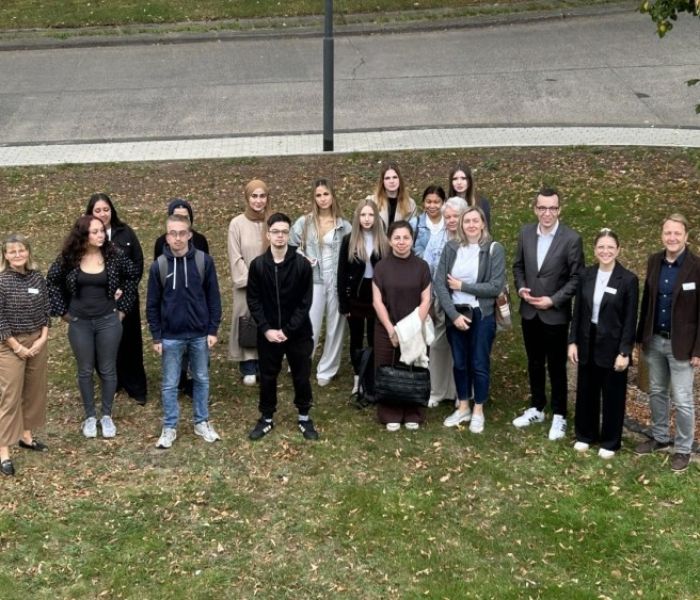 Der Krankenpflegehilfe-Kurs (Foto: Sabine Galle-Sch&auml;fer/Vogelsbergkreis)